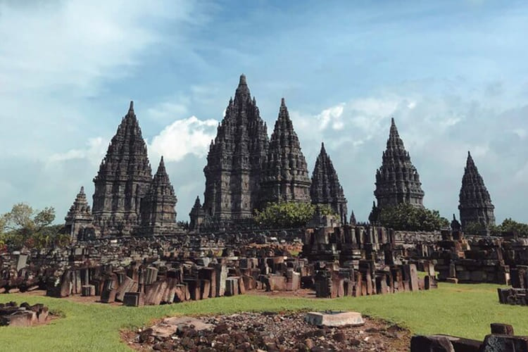Paket Wisata Yogyakarta - Bandung Tour
